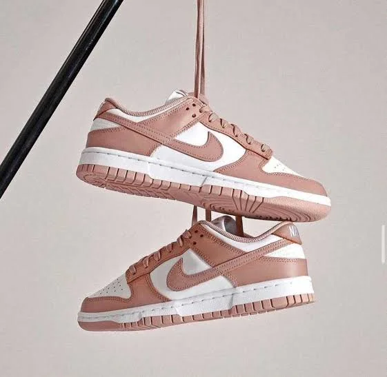 nike_sb_dunk_rose_whispers_sneakers._2.webp