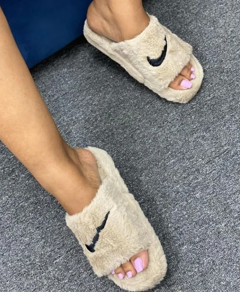 nike_slippers_women_fluffy_slippers_female_faux_fur_slides_open_toe_flat_2.webp