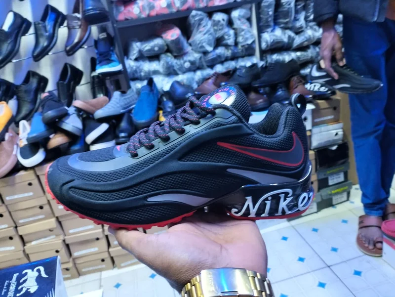 nike_ultra_air_shox_2.webp