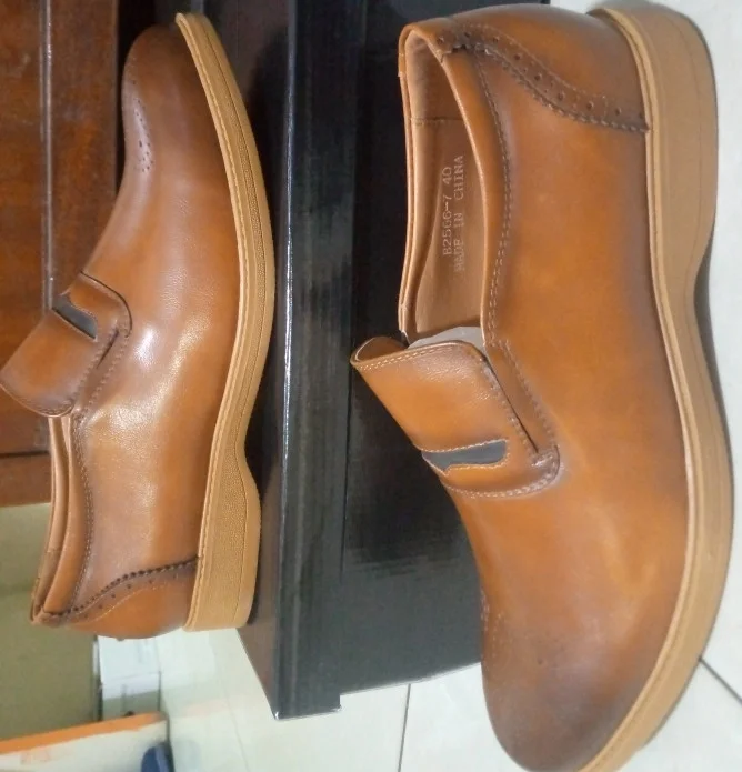 official_gold_land_leather_slipon_shoes_2.webp