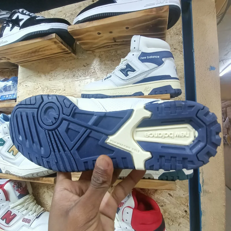 original_new_balance_650_accessible_unisex_sneaker_white_blue_2.webp