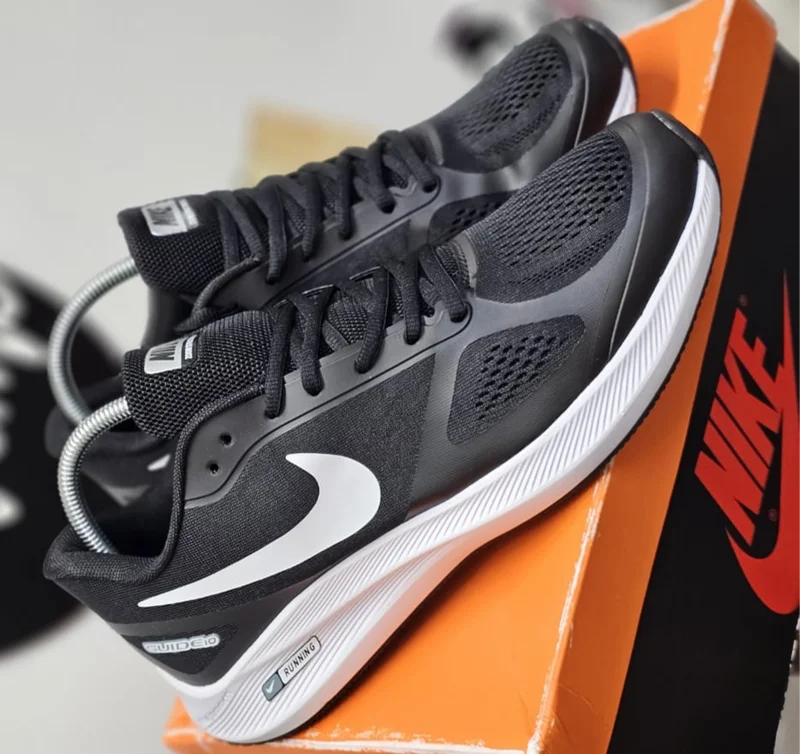 quality_nike_10_guide_running_shoes_-black_with_white_shosh_logo_2.webp