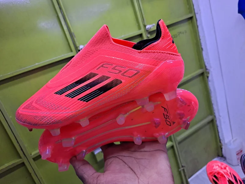 red_adidas_f50_football_boots_shoes._2.webp
