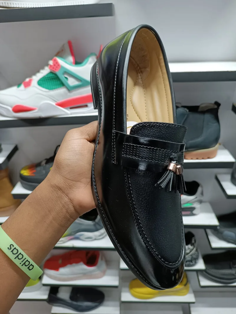 redhill_shoes_genuine_leather_slipon_official_men_shoes_in_black_3.webp