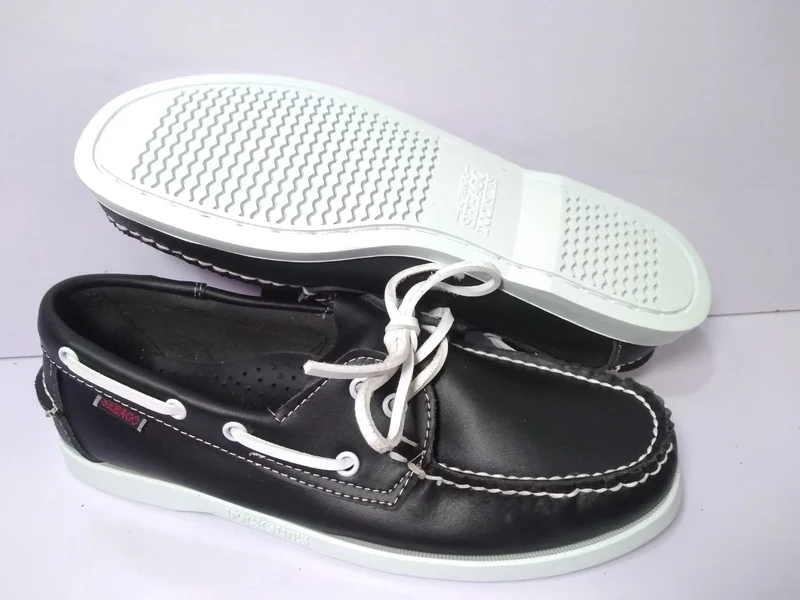 sebago_docksides_black_white_lace_boat_shoes_2.webp