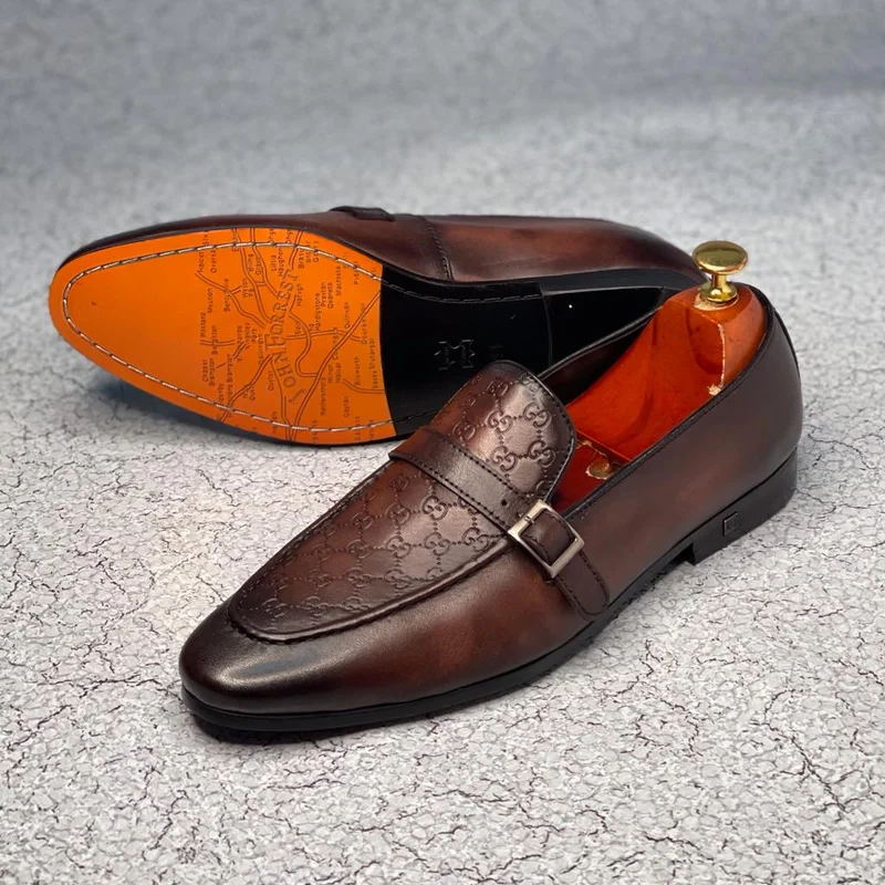 single_buckle_shoes_gg_logo_pattern_men's_leather_loafers_fashion_business_2.webp