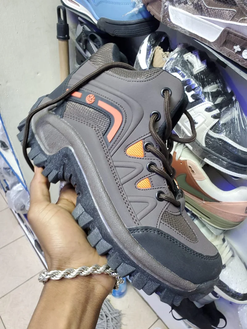 skyview_hiking_boots_durable&stylish_for_outdoor_adventures-durable,waterproof_2.webp