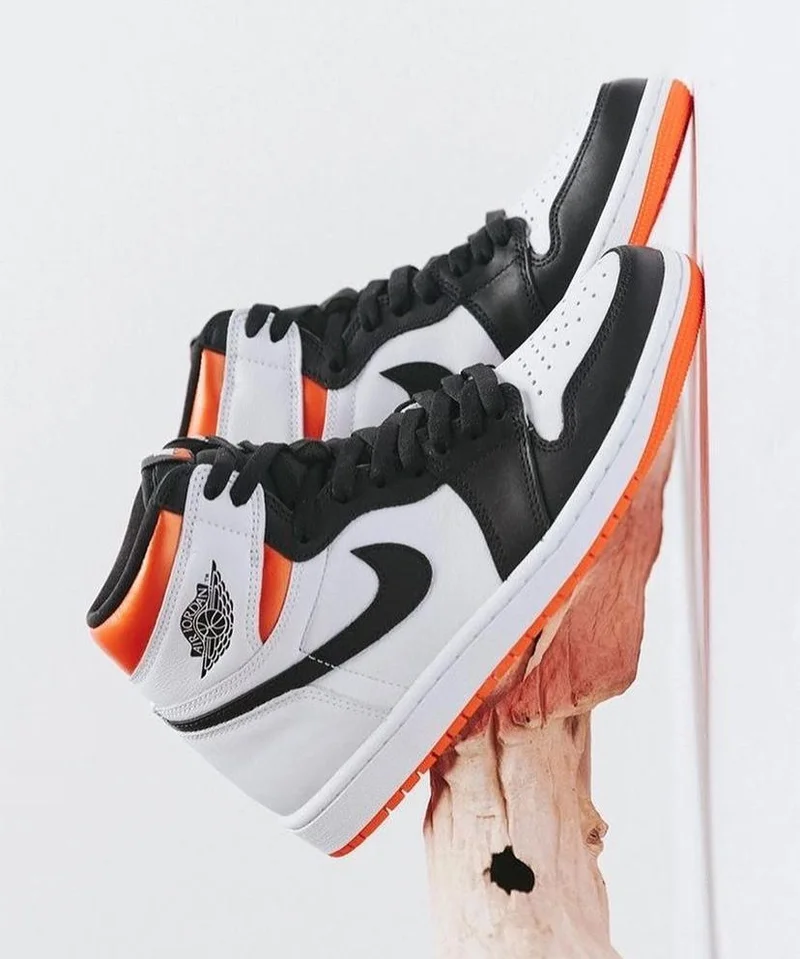 air_jordan_1_high_og_electro_orange_2.webp