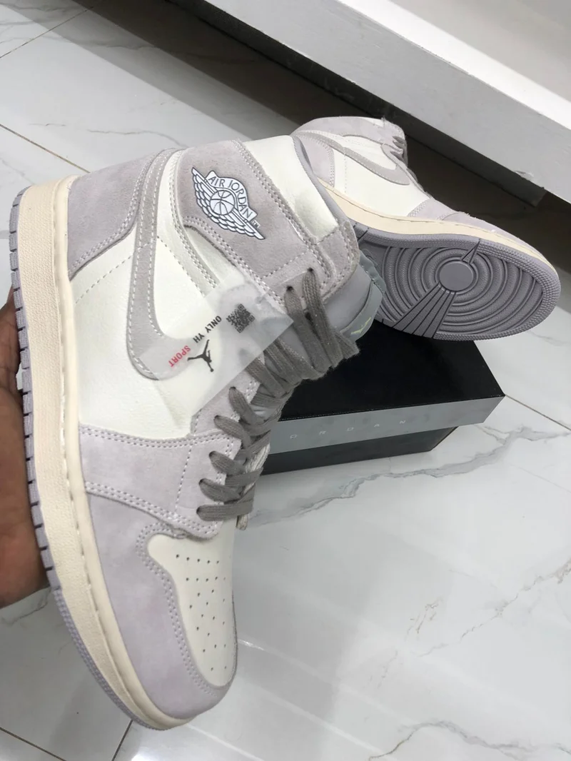 air_jordan_1_high_og_grey_white_2.webp