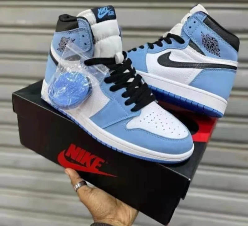 air_jordan_1_high_og_university_blue_sneakers_2.webp