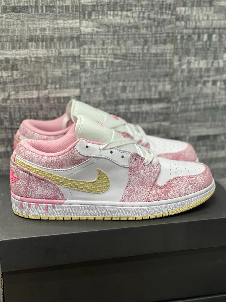 air_jordan_1_low_se_paint_drip_2.webp