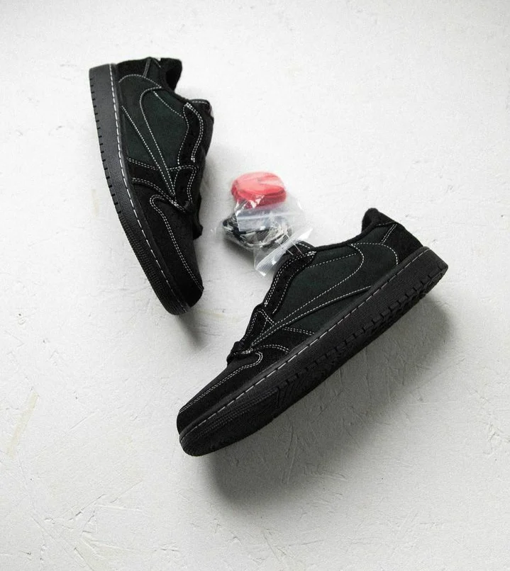 air_jordan_1_low_travis_scott_'black_phantom'_2.webp