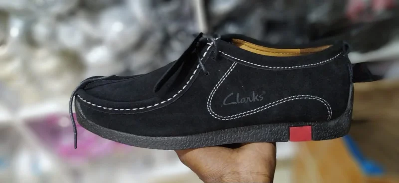 the_clarks_wallabee_black_suede_shoes_moccassins_2.webp
