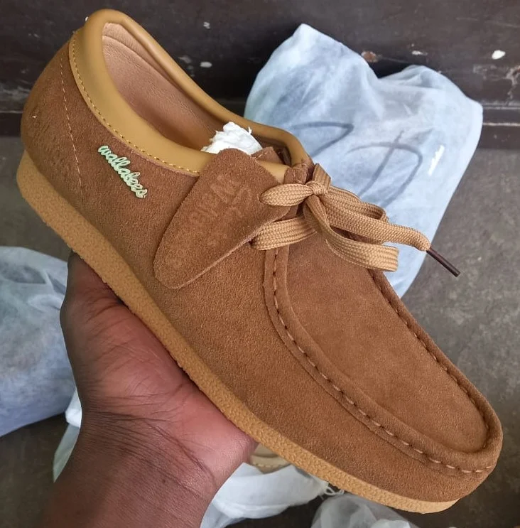 the_clarks_wallabee_brown_moccasins_suede_shoes_2.webp