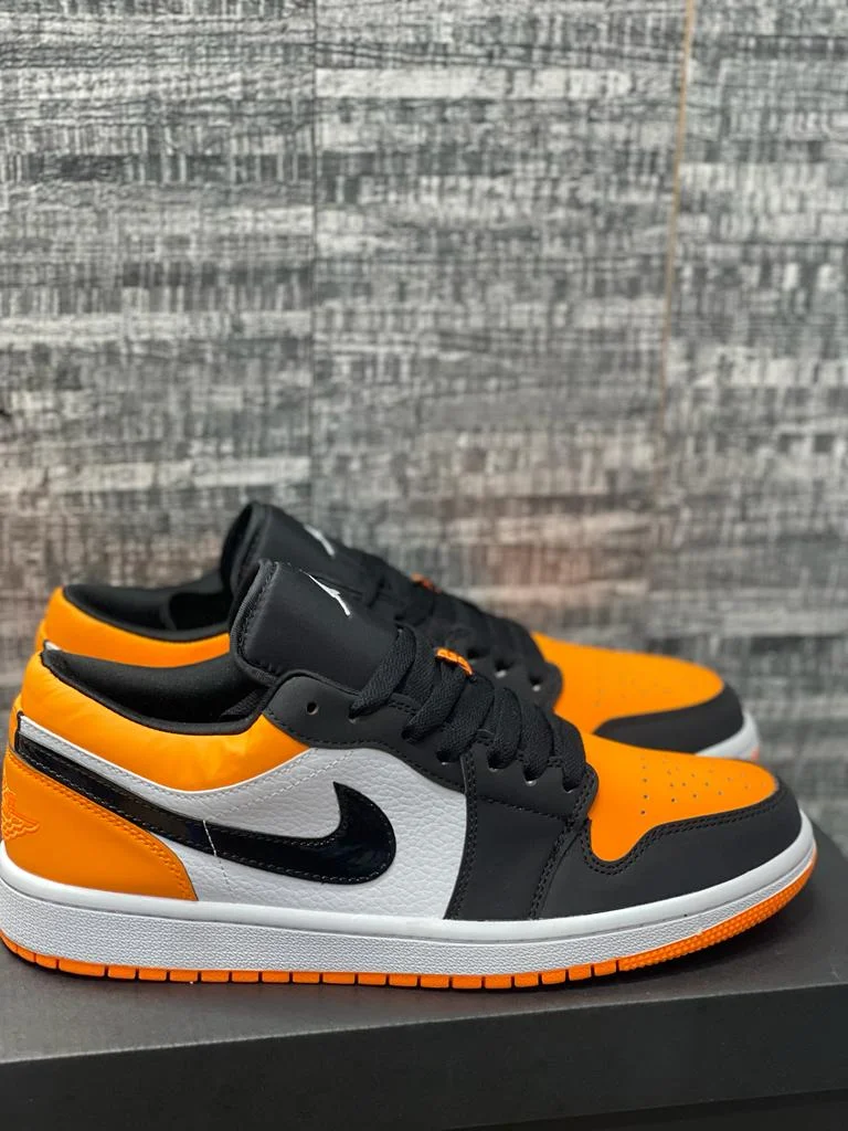 air_jordan_1_low_“yellow_toe”_2.webp