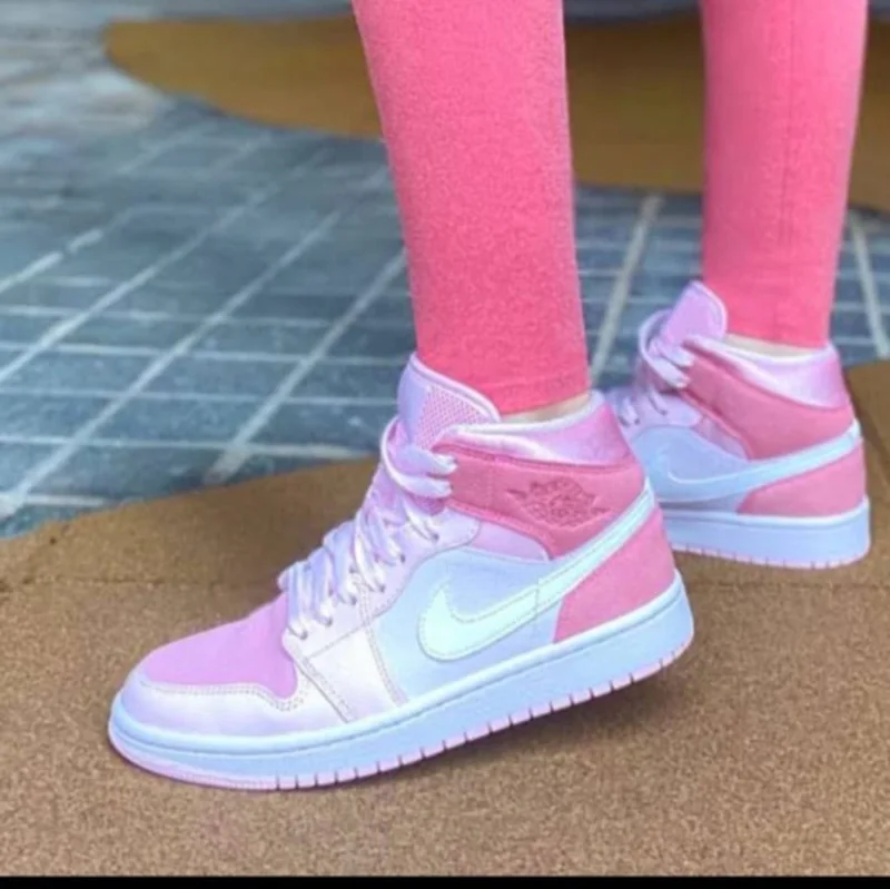 air_jordan_1_mid_digital_pink_2.webp