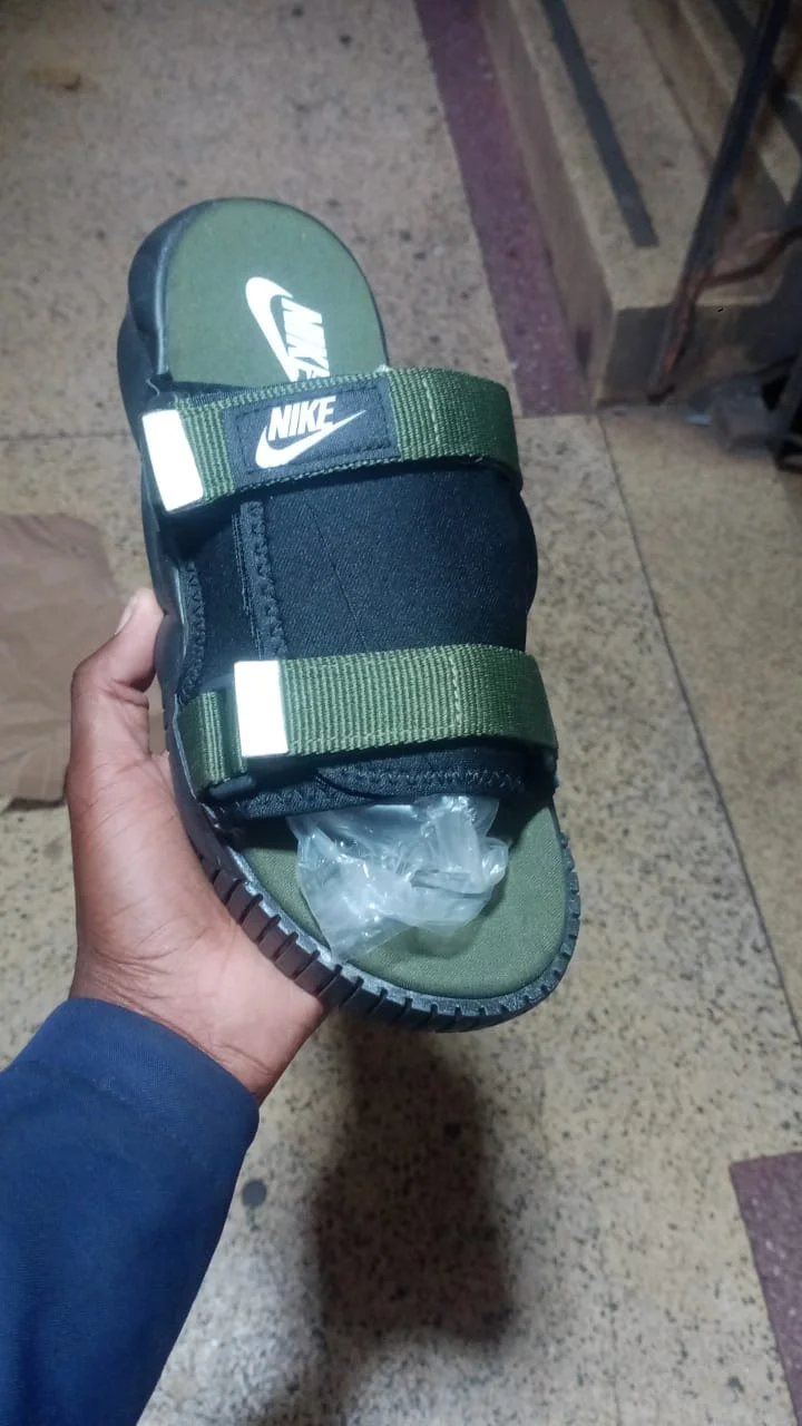 unisex__slides_nike_utility_just_do_it_sandals_green_2.webp