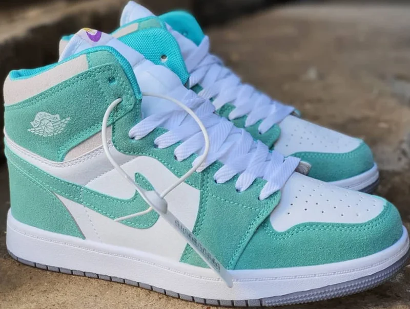 air_jordan_1_retro_high_og_‘turbo_green’_2.webp