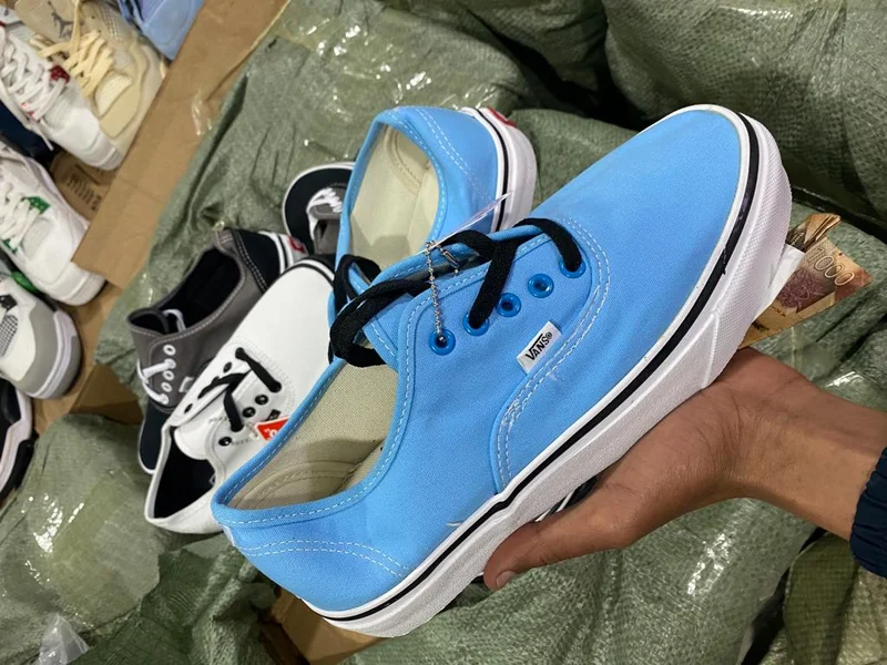 vans_off_the_wall_double_sole_sky_blue_white_2.webp