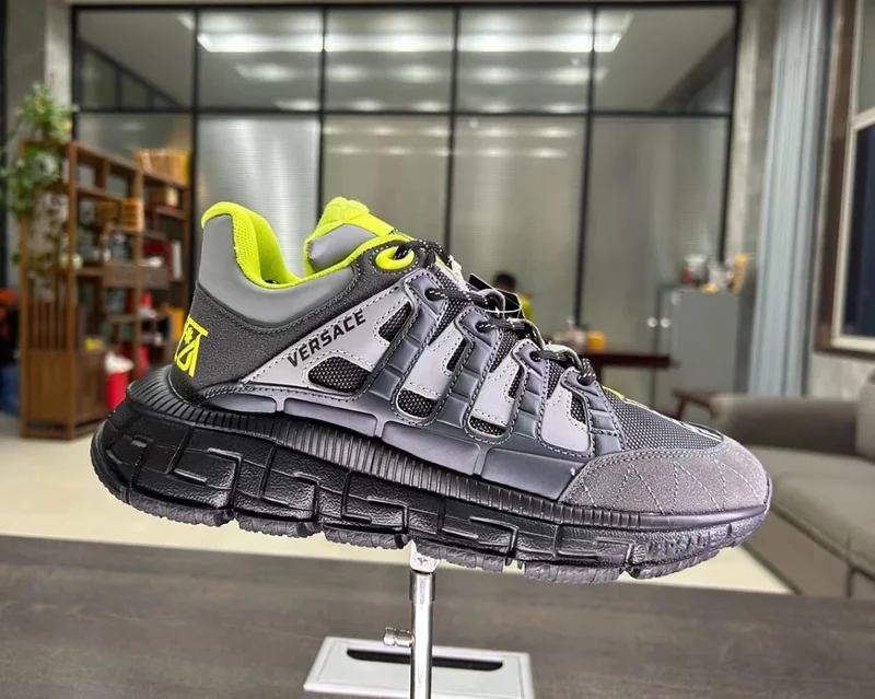 versace_trigreca_low_top_trainers_sneakers_2.webp