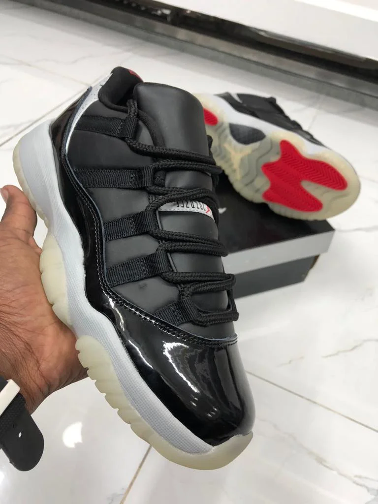 air_jordan_11_low_“black_metallic_silver”_2.webp