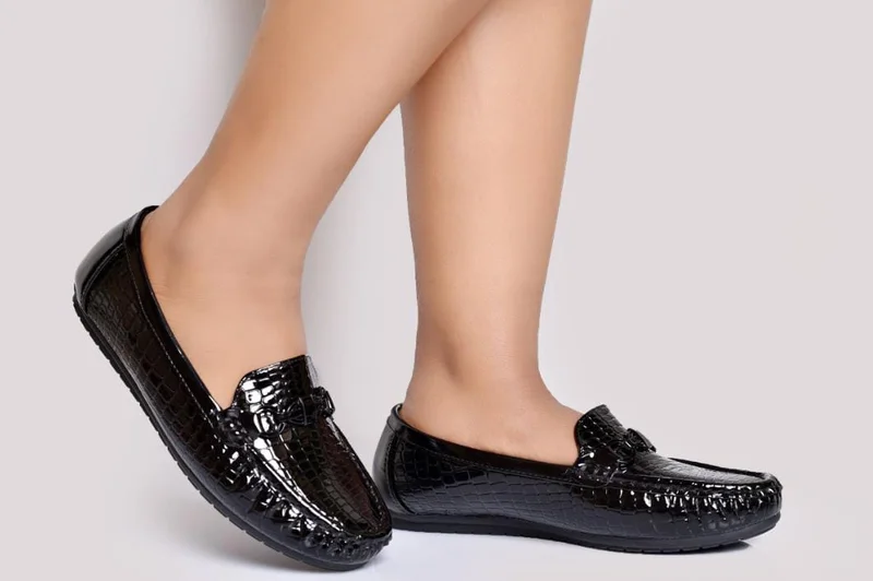 women's_comfortable_patent_leather_loafers_with_massage_footbed_-_black_2.webp