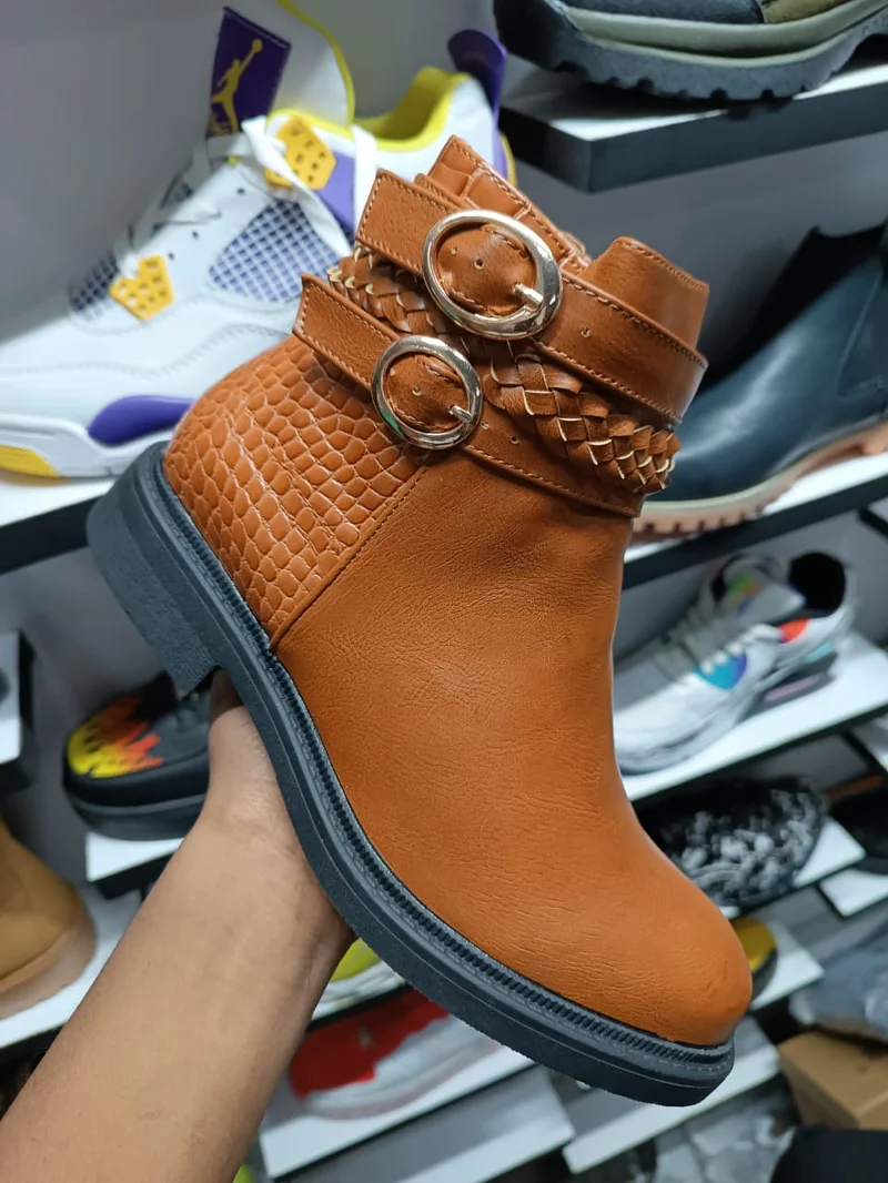 womens_winter_ankle_boots_double_buckle_brown_non_slip_skiing_snow_booties_shoe_2.webp