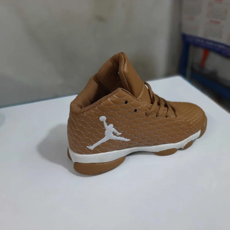 air_jordan_13_kids_2.webp