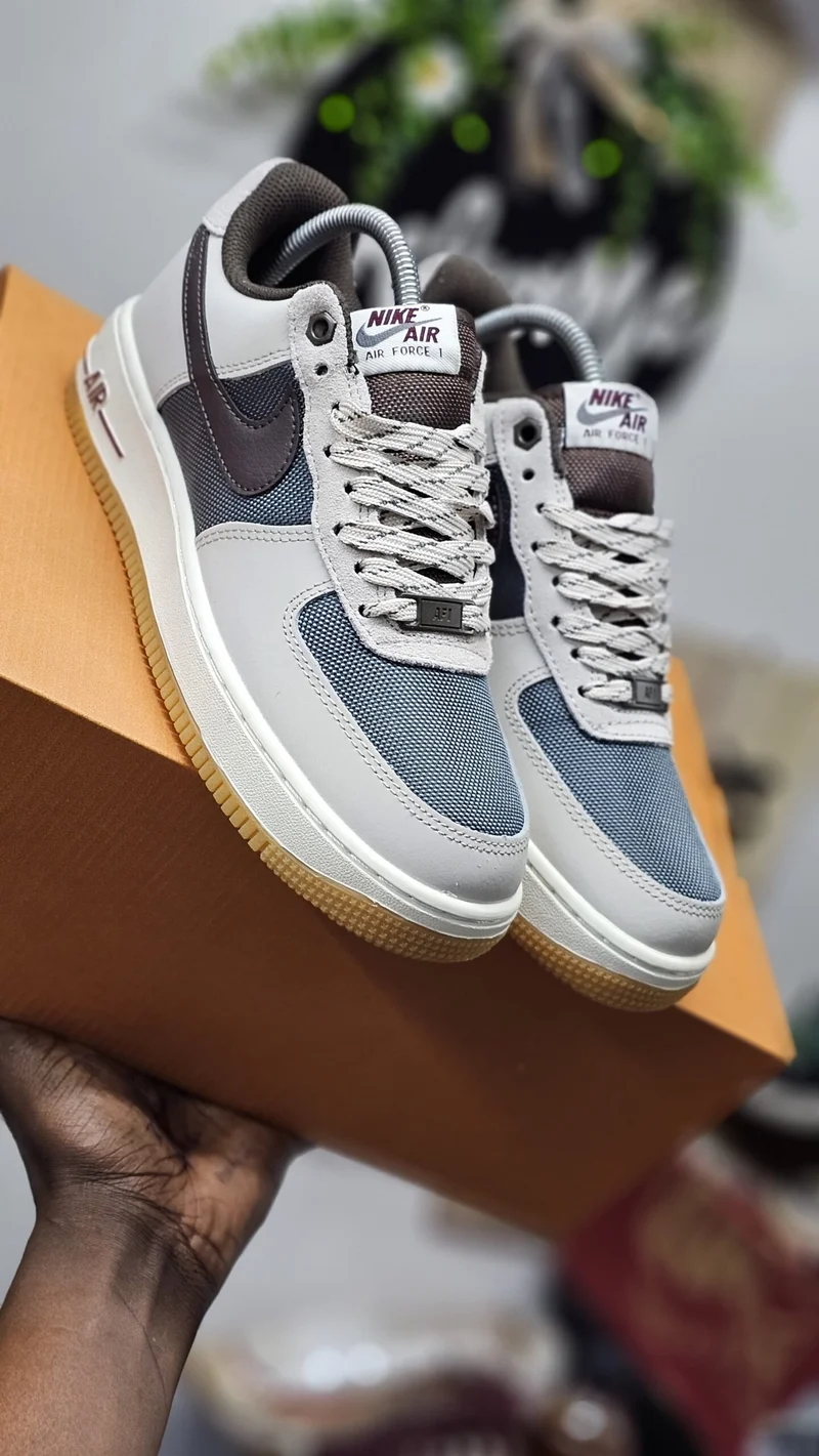 classic__nike_air_force_1_low__sneakers_2.webp