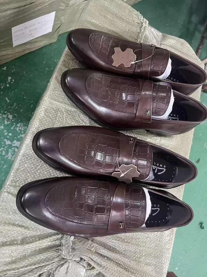 crocodile_patent__leather_brown_clarks__men’s_official_shoes._2.webp