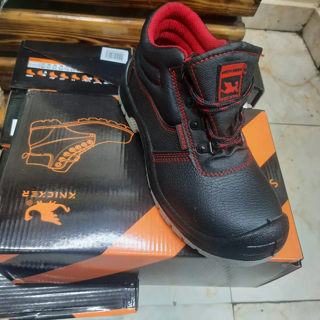 Fashionable Safety Shoes Steel Toe, Anti-Static, and Durable-1.webp