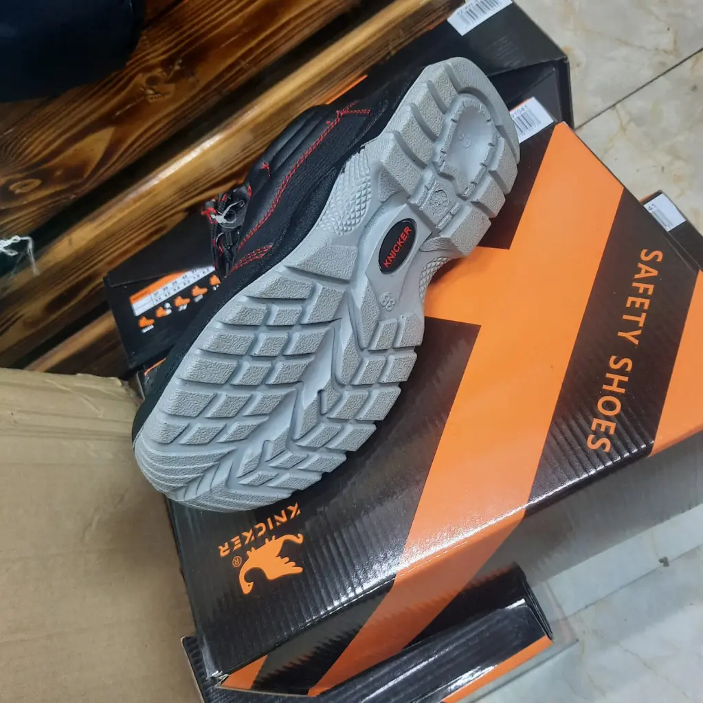 Fashionable Safety Shoes Steel Toe, Anti-Static, and Durable-2.webp