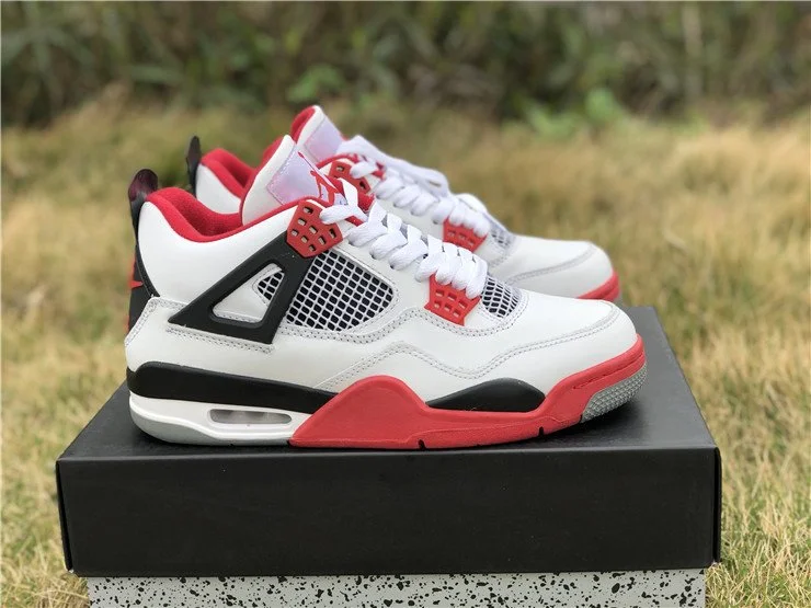 air_jordan_4_“fire_red”_2.webp