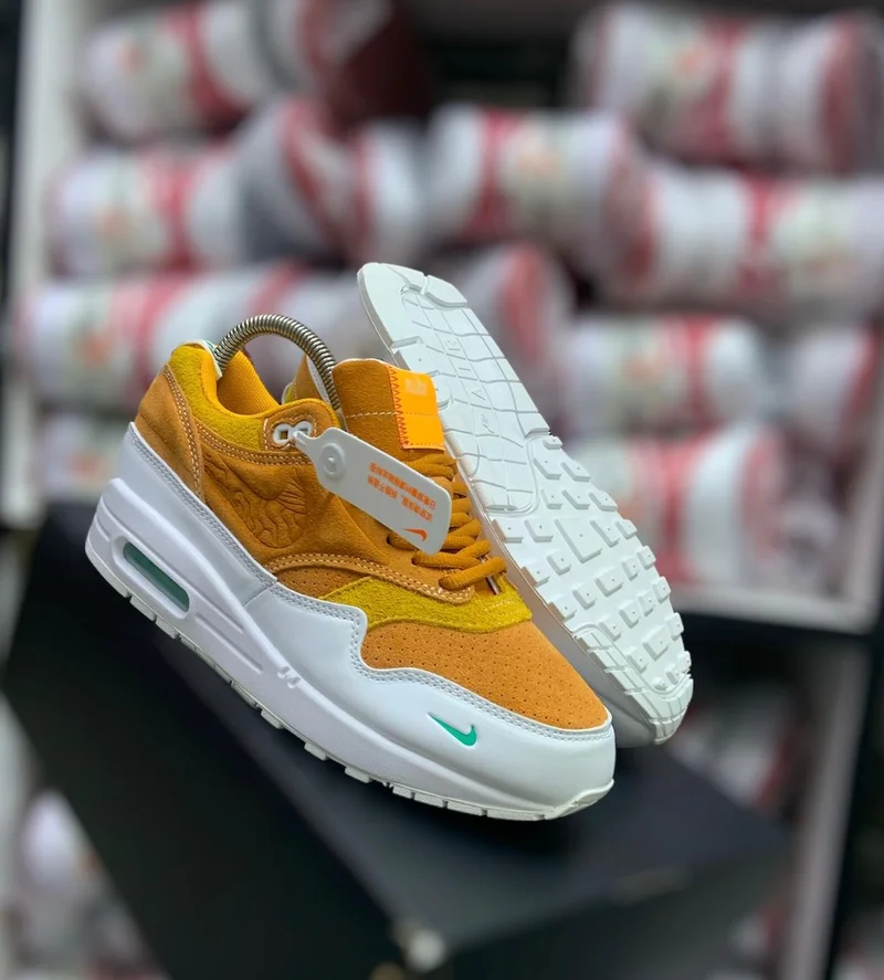 airmax_1_serena_william_design_crew_yellow_white_2.webp