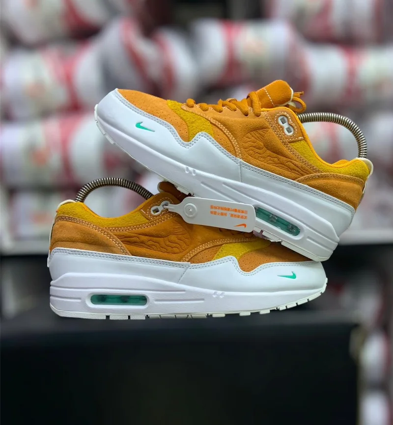 airmax_1_serena_william_design_crew_yellow_white_4.webp