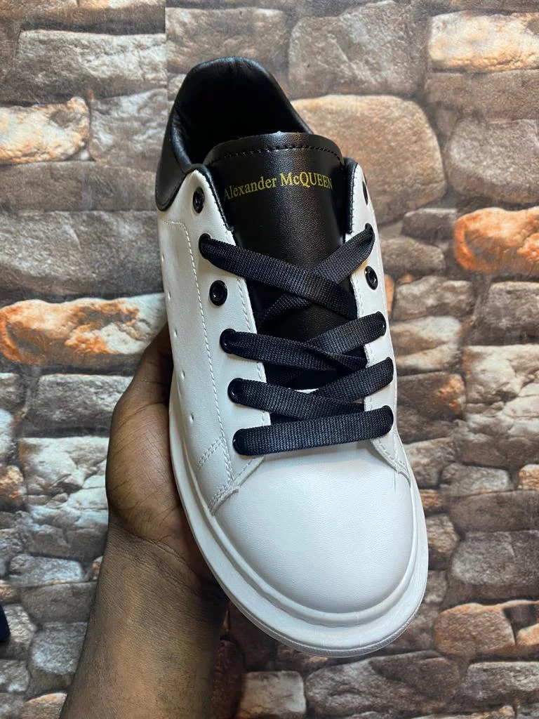 alexander_mcqueen_mens_show_leather_platform_white__black_trainers_2.webp