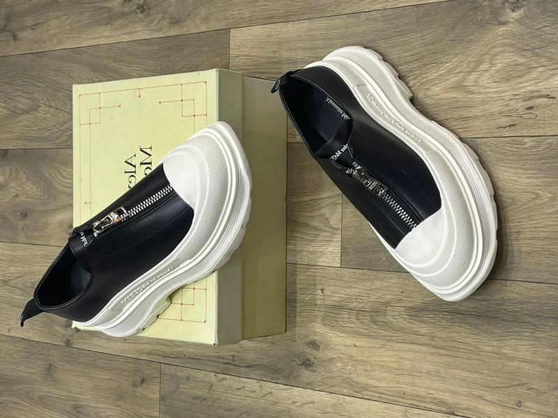 alexander_mcqueen_zipper_sneakers_-black_2.webp