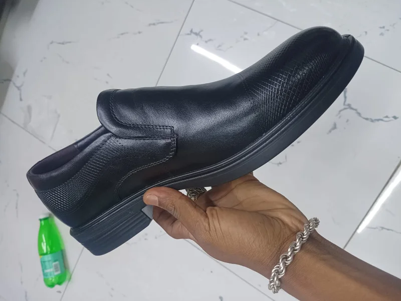 authentic_kangbao_leather_shoes_2.webp