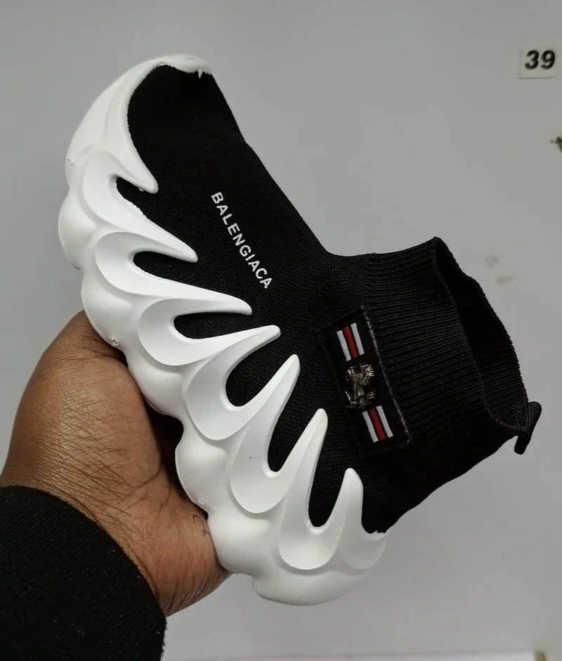 balenciaga_high-top_socks_unisex_octopus_shoes_comfortable_black_white_shoes_3.webp