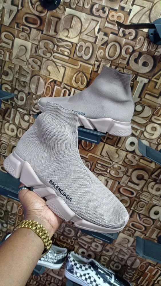 balenciaga_light_pink_sneakers_2.webp