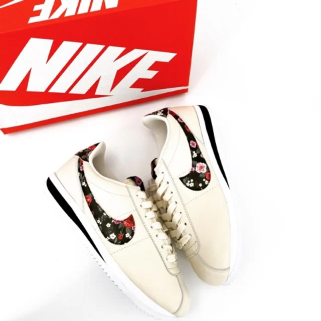 beige_nike_classic_cortez_leather_sport_shoes_for_women_2.webp