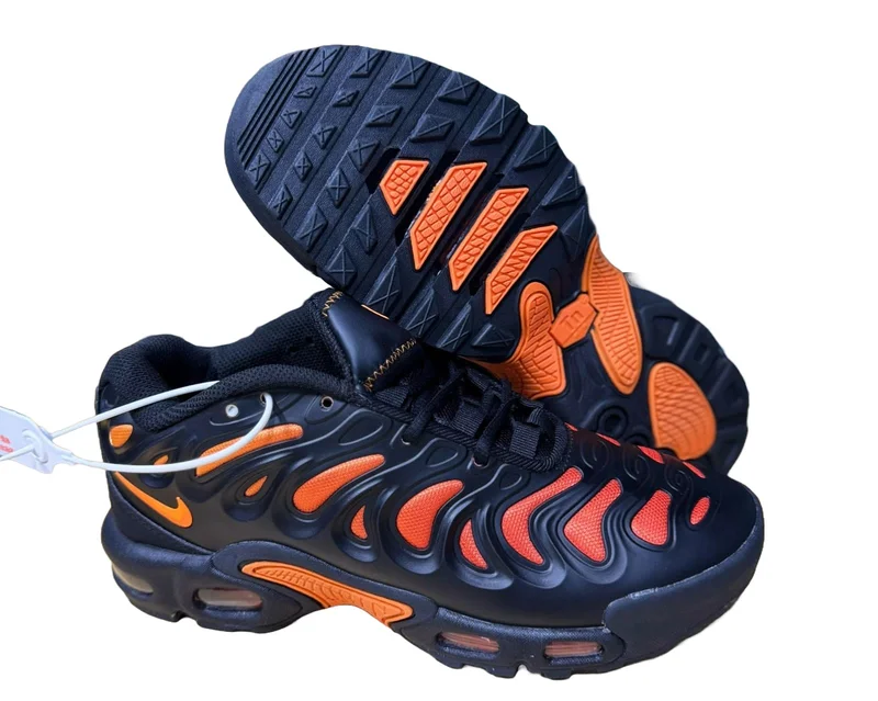 black_-red+_nike_air_max_plus_drift_sneakers_2.webp