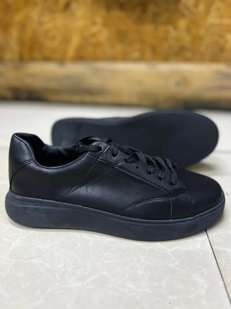 black_brunello_cucinelli_fashion_sneakers_2.webp