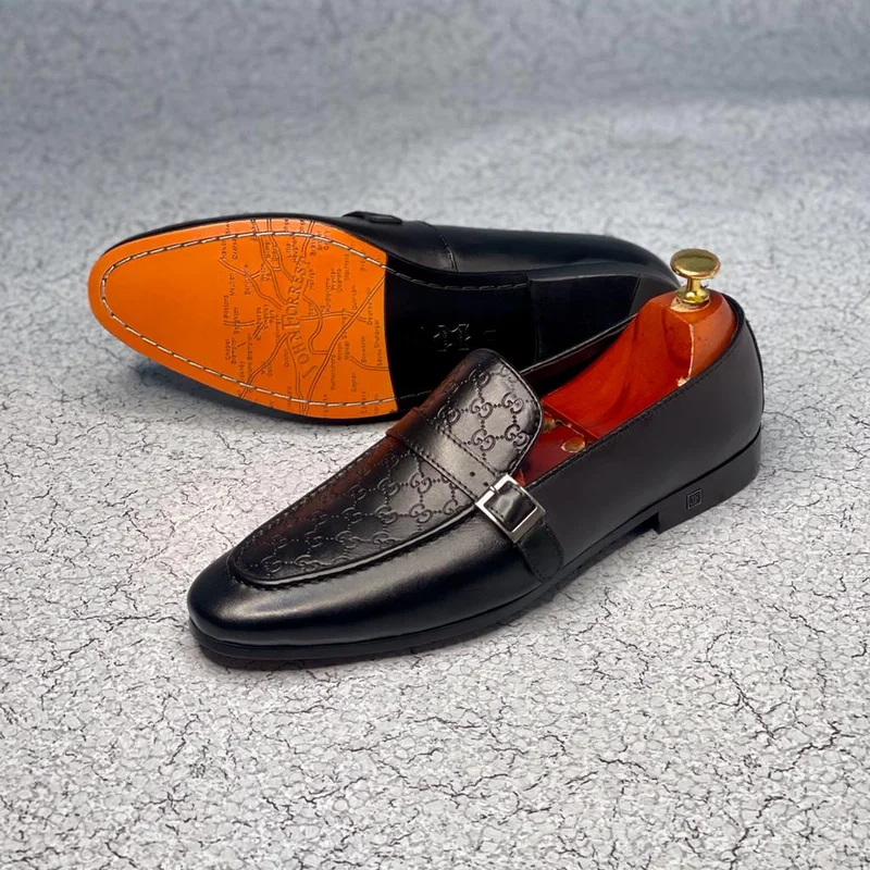 black_buckle_shoes_gg_logo_pattern_men's_black_leather_loafers_fashion_shoes_2.webp