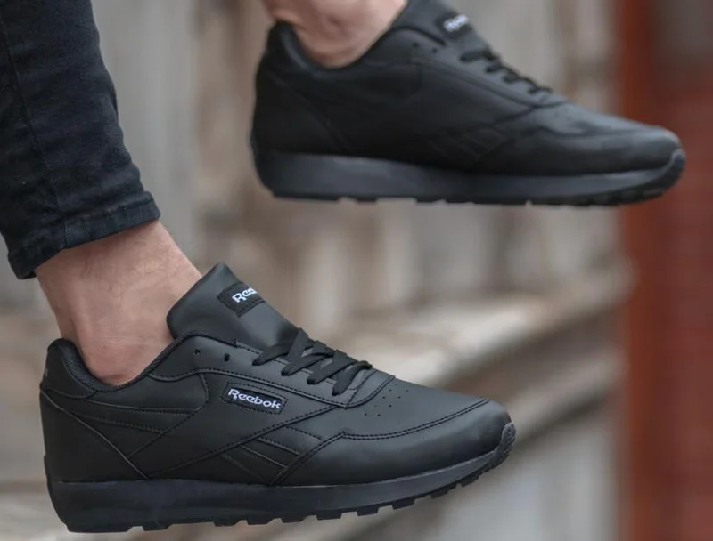 black_reebok_rewind_run_shoes_sneakers_2.webp