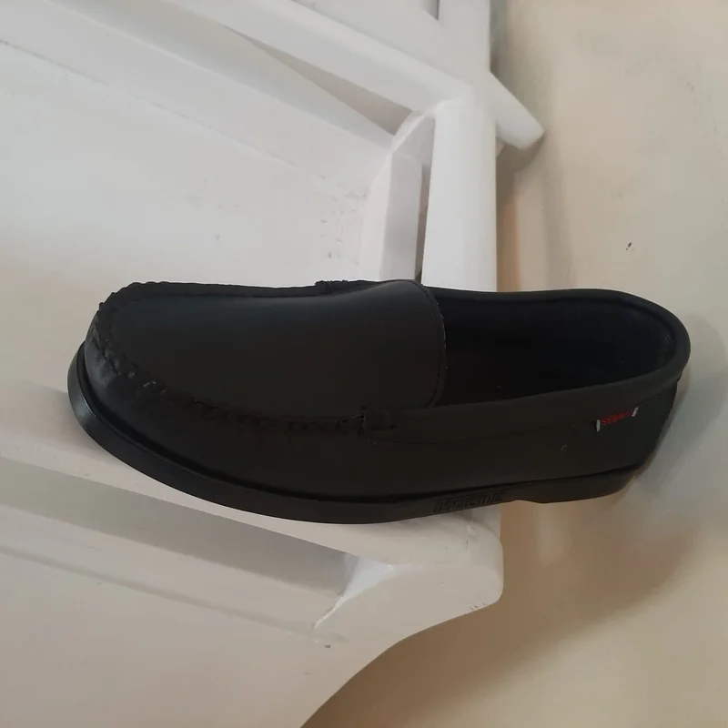 black_sebago_loafers_leather_slipon_for_men's_3.webp