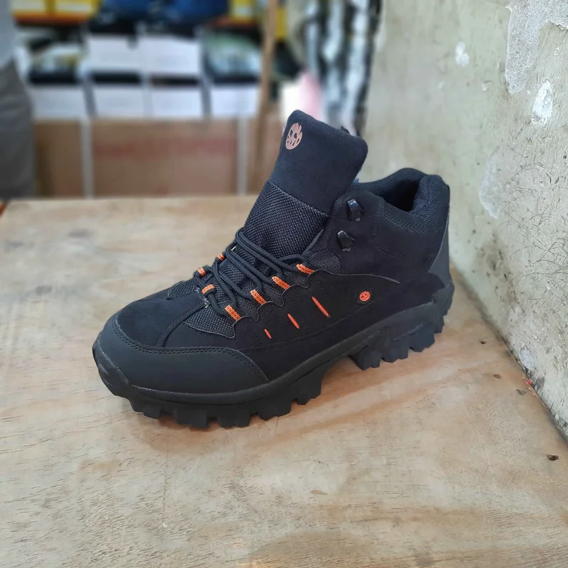 black_sky_view_boots_fashion_hiking_durable_shoes_2.webp