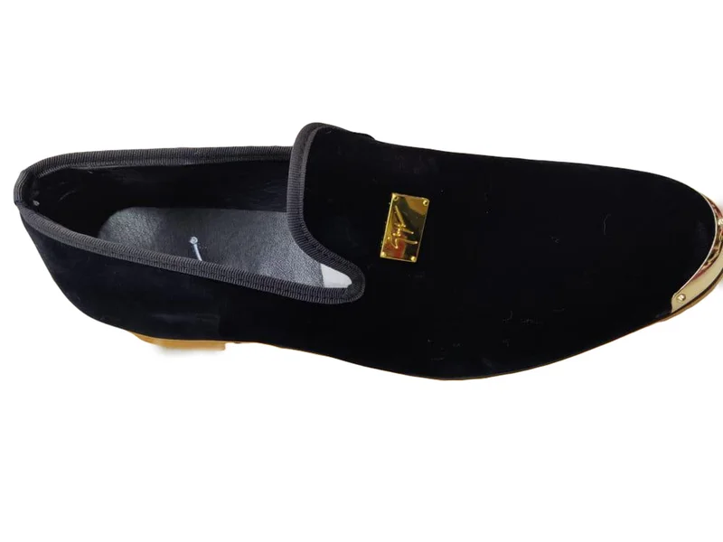 black_slip-ons_shoes_loafers_2.webp