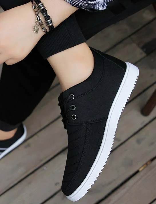 black_sport_canvas_men_sneakers_2.webp