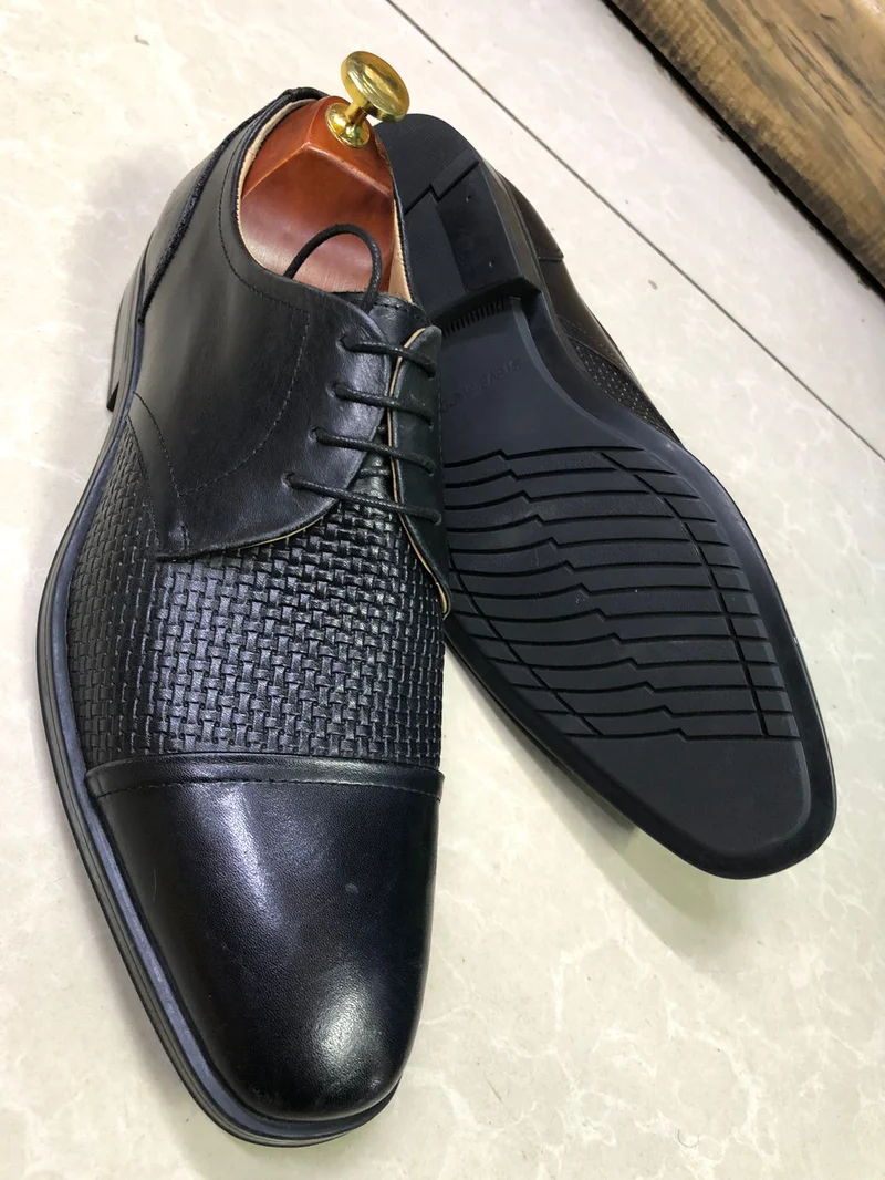 Clarks Laced Black Laced Patterned Leather Quality Official Shoes